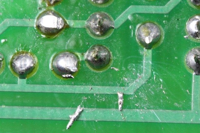 SMT贴片加工常见焊接缺陷分析与解决方案